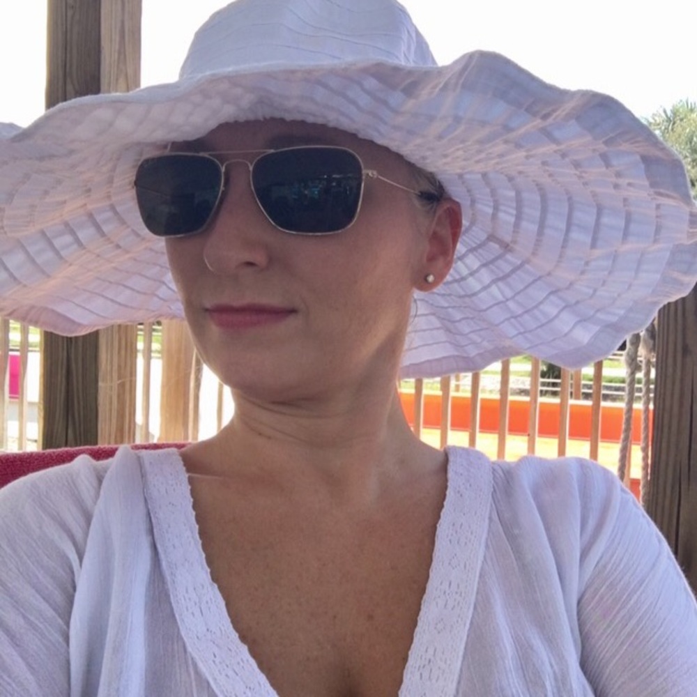 Meet your Posher, Melissa